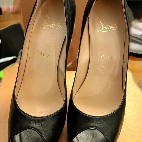 Christian Louboutin
Palais Royal Red-Sole Platform Pump, Black
Kidskin leather - Picture 3 of 5